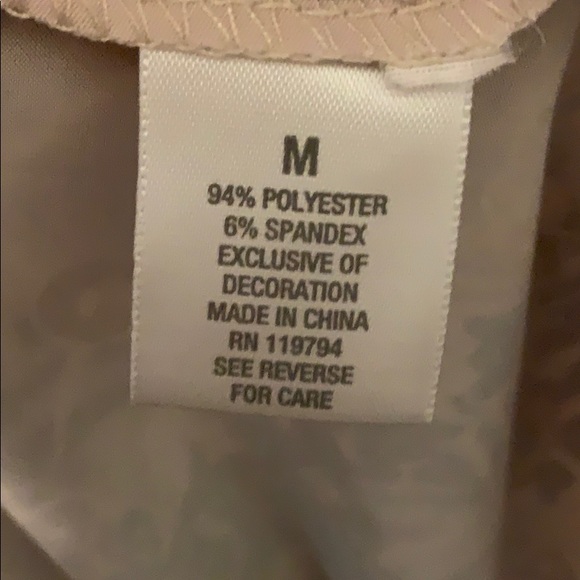 Dressbarn Paisley blue/multi v-neck s/s top - Picture 6 of 6